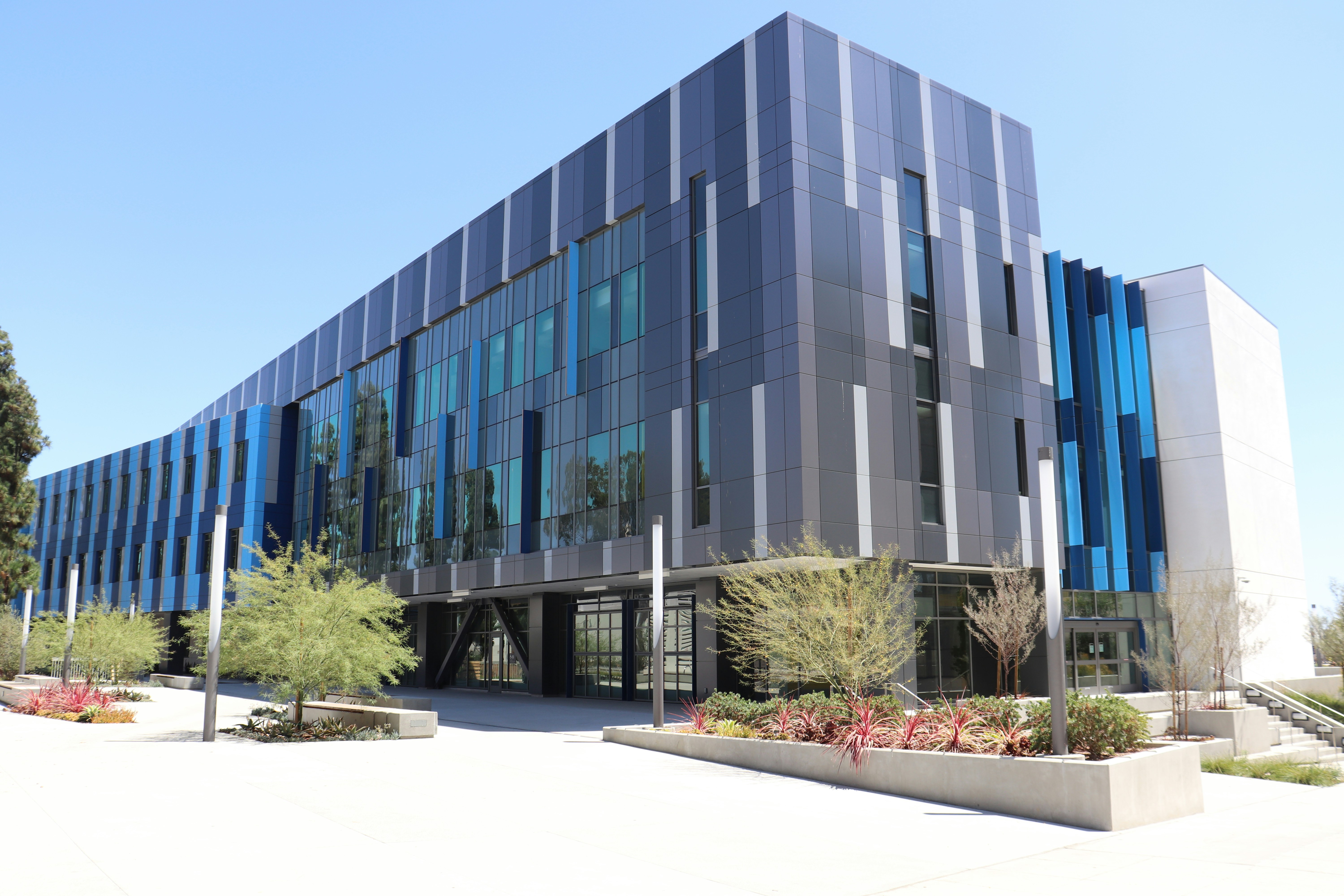 ALT= Debt Collection Agency in Carson City NV + picture of retro building in Carson City, NV + blue sky